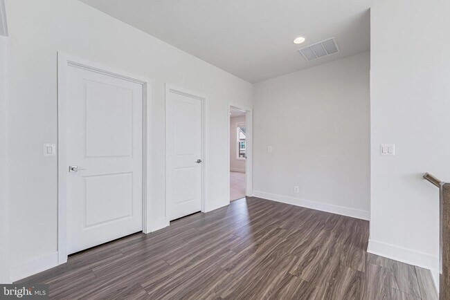 Building Photo - 23765 Fairfield Knl Ct