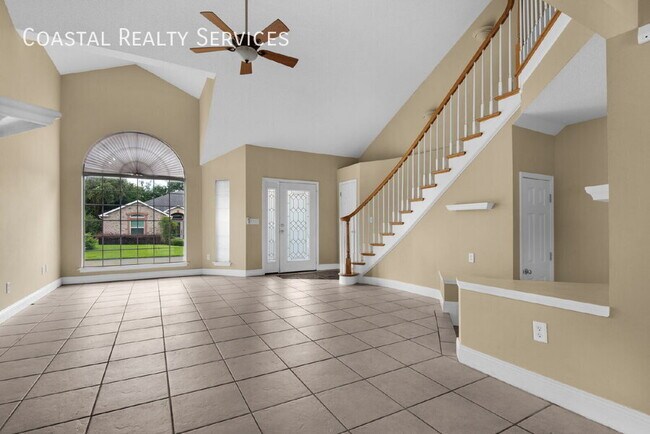 Building Photo - 879 Van Dyke Dr