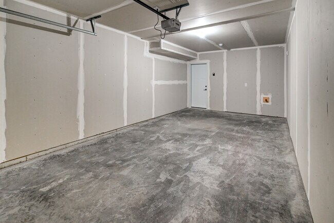 Building Photo - 4873 Lacy Rd