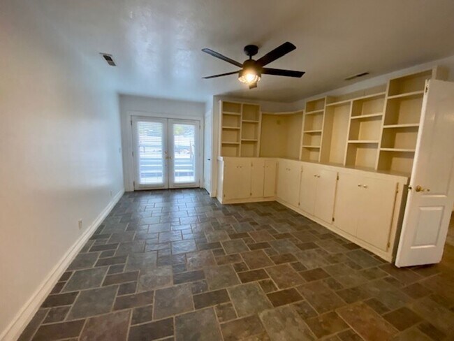 Building Photo - SPACIOUS HOME IN SANTA CLARA COMING SOON!