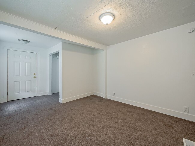 Building Photo - Beautifully Updated 4-Bedroom Home in the Heart of Ypsilanti