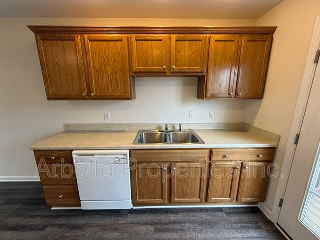 Building Photo - 1309 Kensington Place