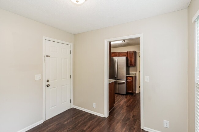 Building Photo - 3001 High Rigger Dr