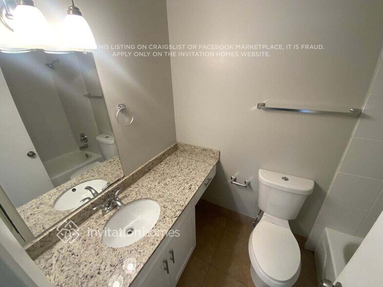 Building Photo - 9422 Saddlebrook Dr