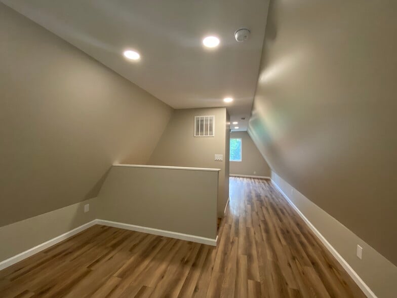 Building Photo - 71 Goose Hollow Rd