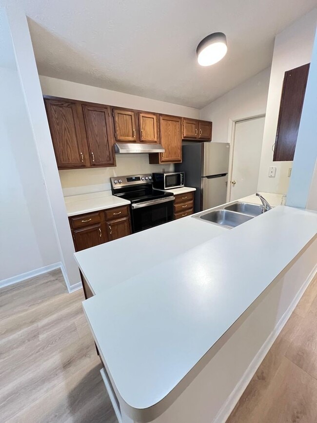 Building Photo - Bright & Spacious 2-Bedroom Condo in a Prime Florence Location!