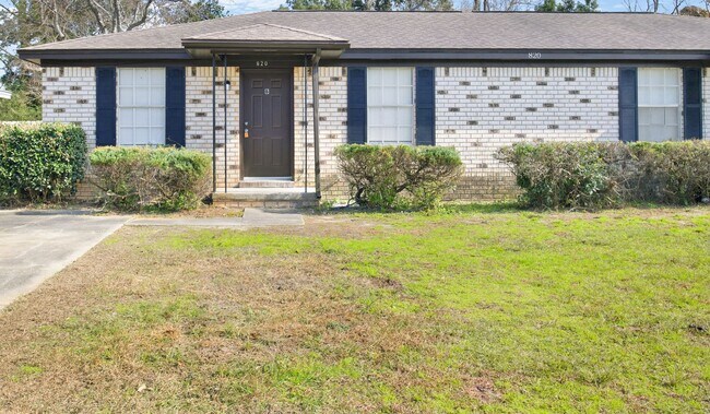 Primary Photo - Fully renovated duplex unit in Southwest Pensacola