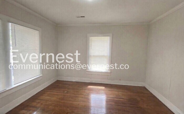 Building Photo - 504 Francis Pl SW