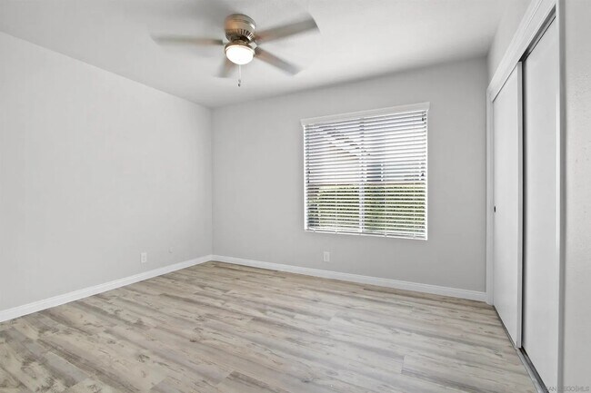 Building Photo - 148 N Roth Ln