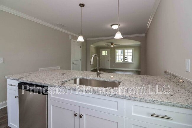 Building Photo - 3967 Newhall Dr NW