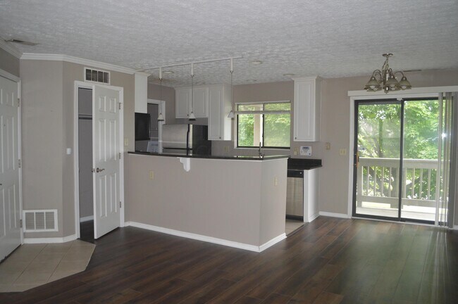 Building Photo - 2744 Greystone Dr