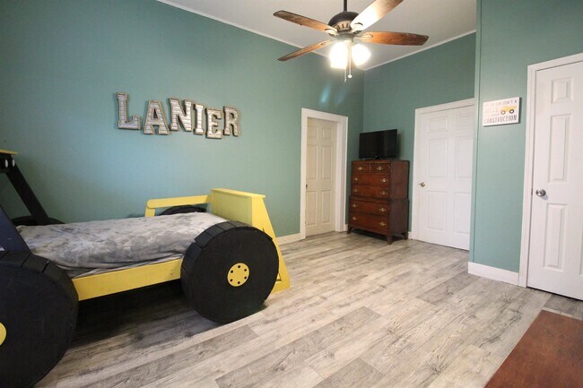 Building Photo - 6171 Collins St NE