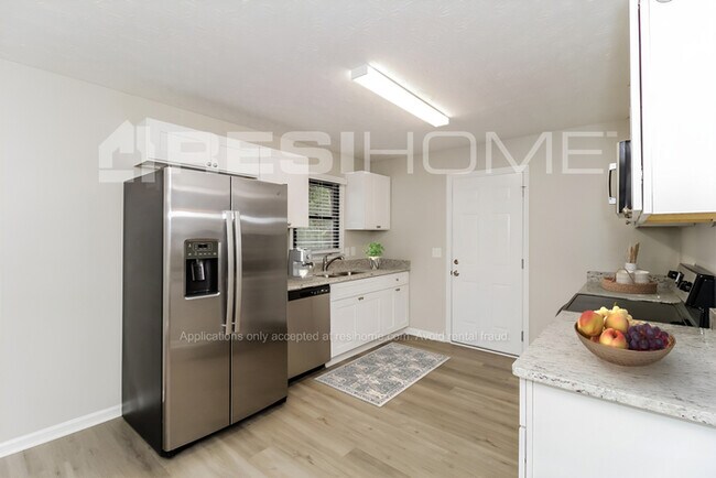 Building Photo - 4087 Essex Dr