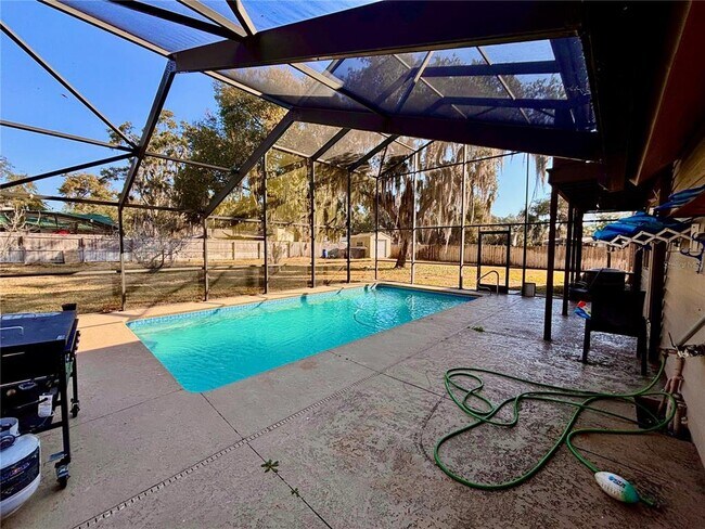 Building Photo - 5419 Twin Palms Rd