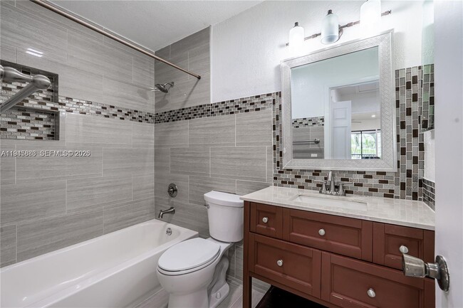 Building Photo - 1031 Adams Ave