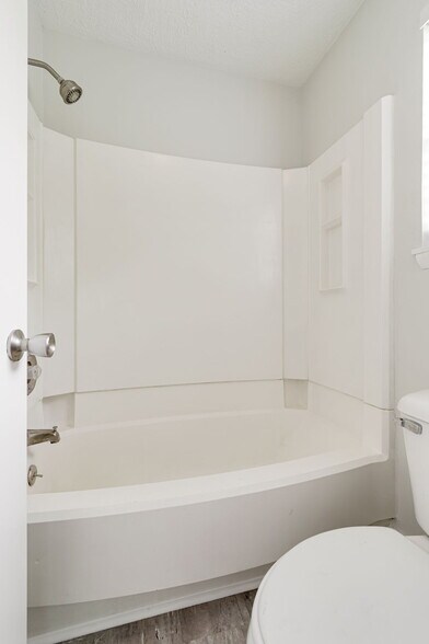 Building Photo - 5608 Hickory Meadows Ct