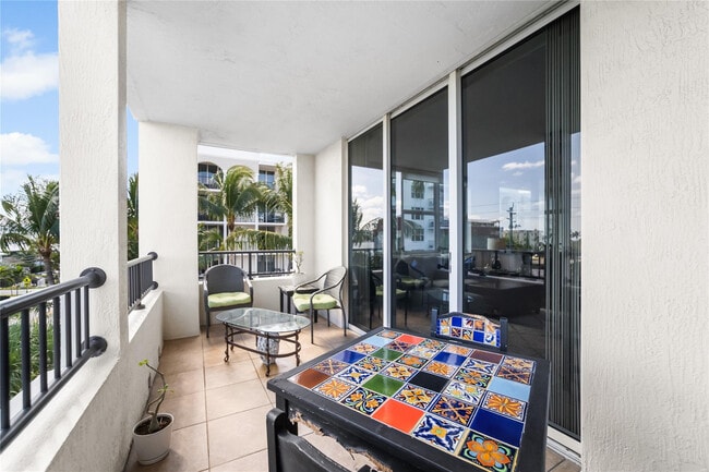 Building Photo - 101 SE 20th Ave