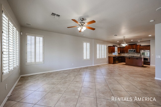 Building Photo - 3173 E Canyon Way