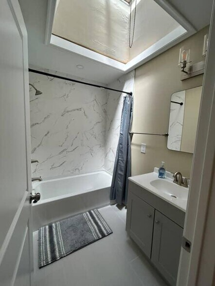 Bathroom - 5721 N 13th St