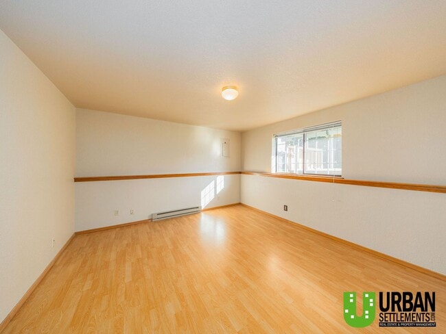 Building Photo - For Rent – Spacious Split-Level Home with ...