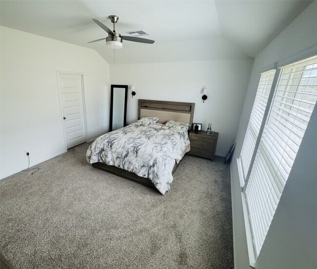 Building Photo - 31726 Sutton Mdws Ln