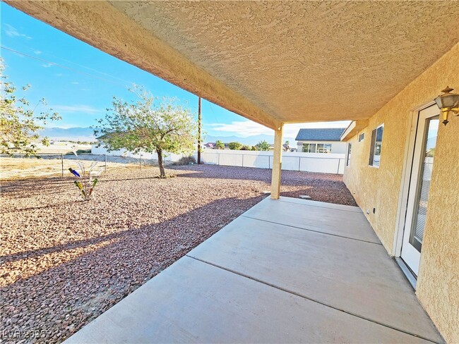 Building Photo - 960 Lone Pine Rd