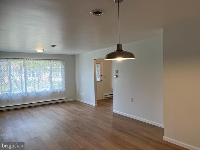 Building Photo - 134 Buckingham Dr