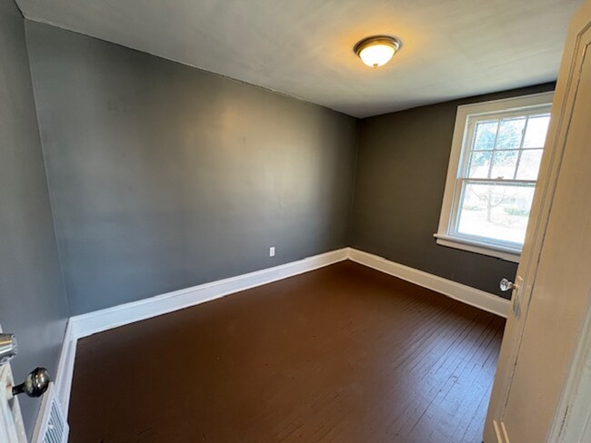 Building Photo - Charming 5-Bedroom Home with Eat-In Kitchen Nook & Bonus Sunroom