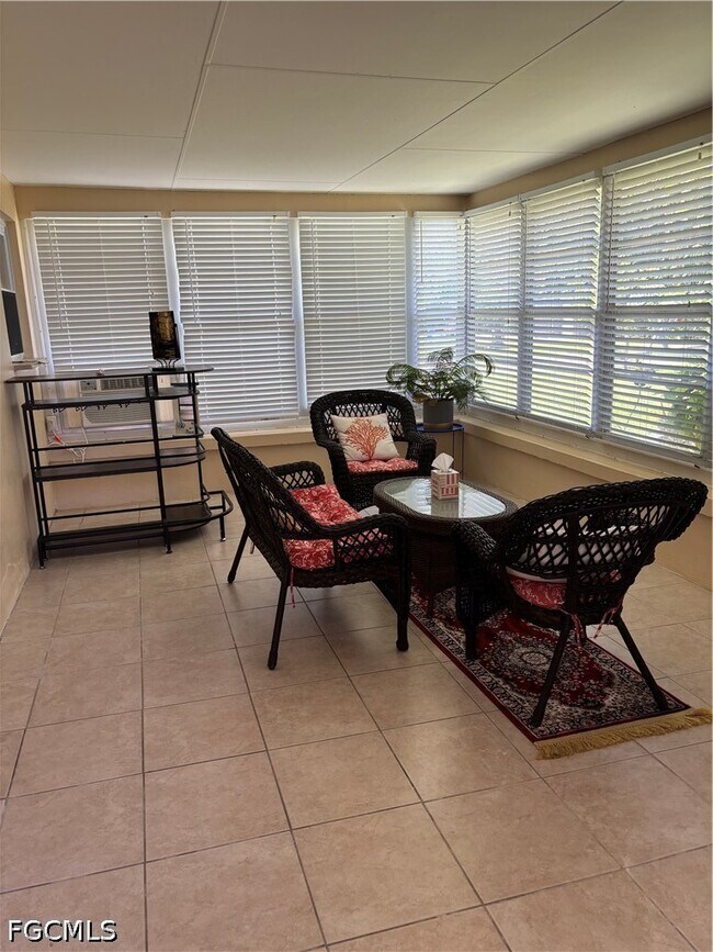 Building Photo - 879 Lake McGregor Dr