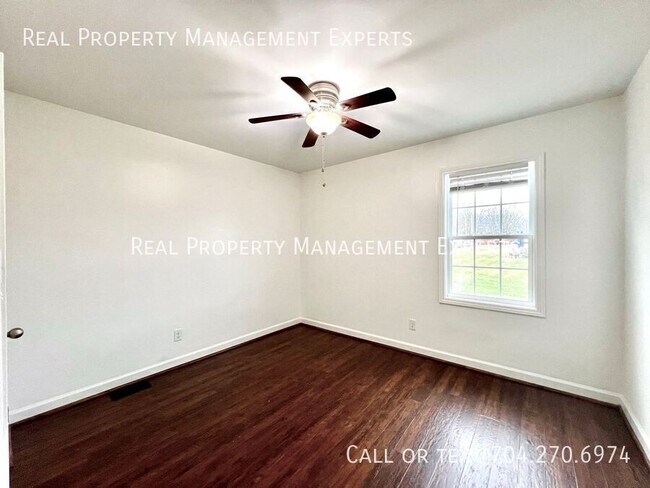 Building Photo - 133 Polaris Dr