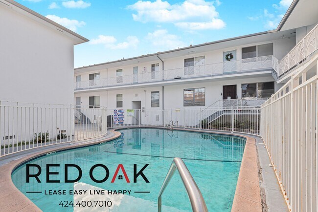 Building Photo - 515 S St Andrews Pl