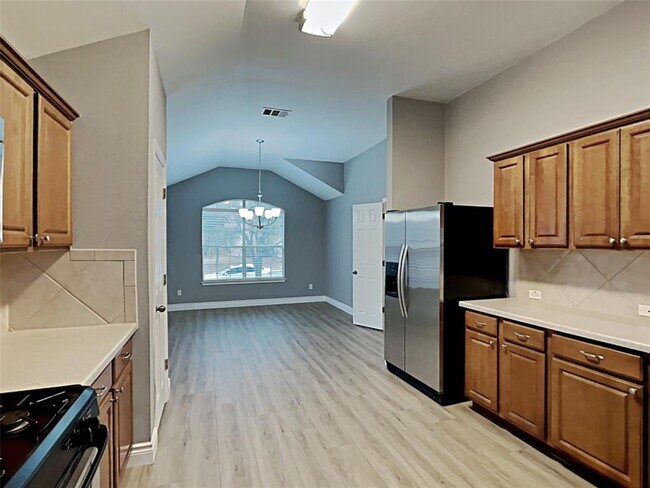 Building Photo - 441 Goldenrod St