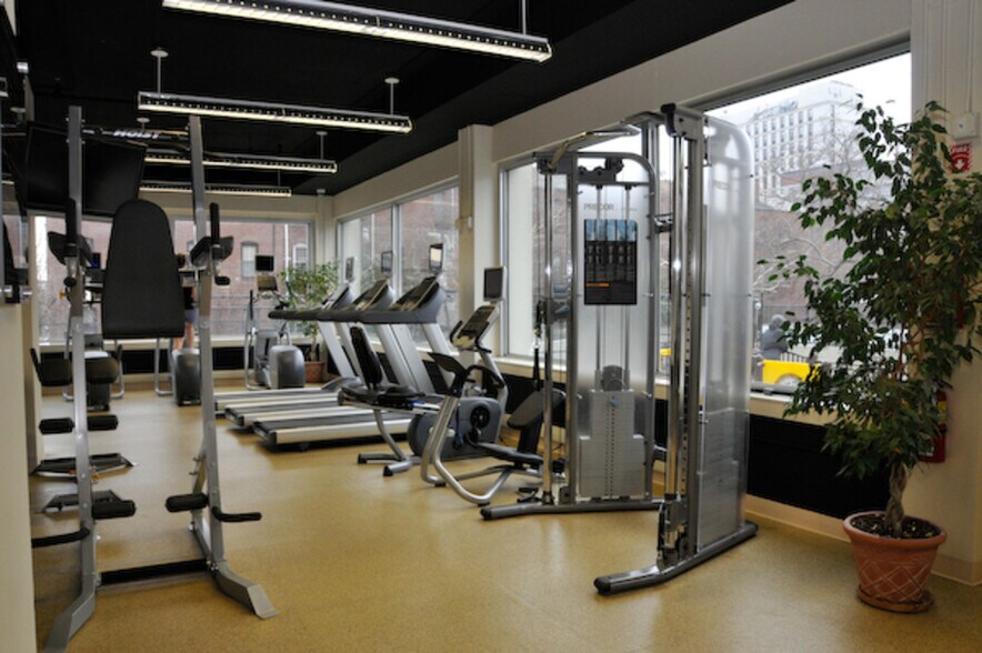 Building Photo - 1570 Tremont St