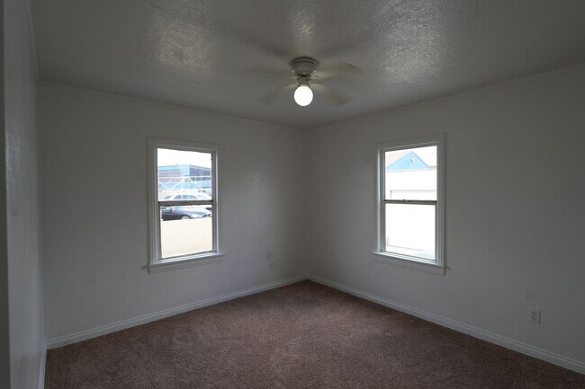 Building Photo - 917 ALAMEDA WU