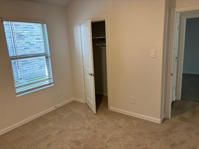 Building Photo - New Home for the New Year!