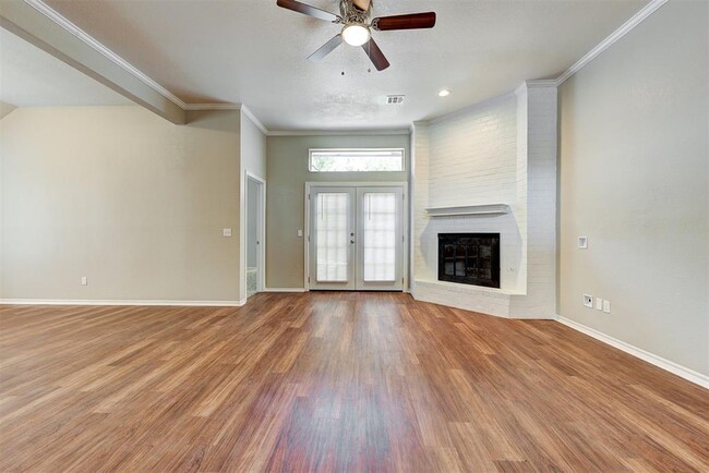 Building Photo - 1805 Lois Lynn Ln