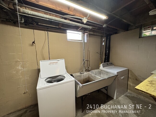 Building Photo - 2410 Buchanan St NE