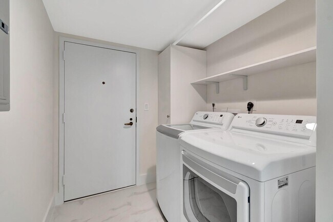 Building Photo - 4740 S Ocean Blvd