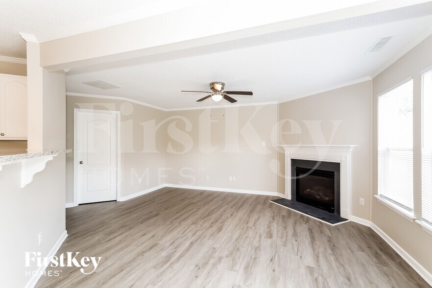 Building Photo - 2025 Beckwith Ln