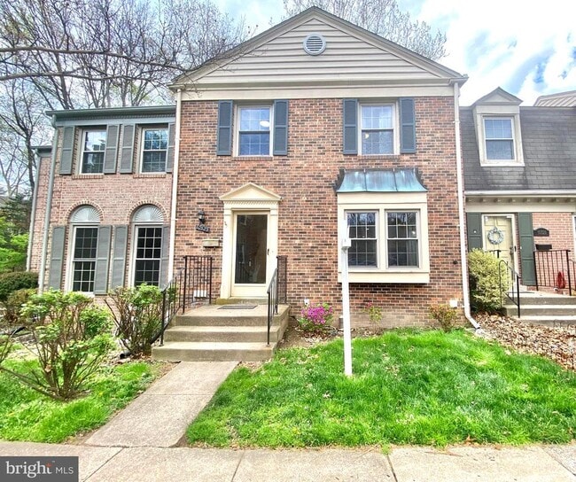 Building Photo - 10323 Hampshire Green Ave