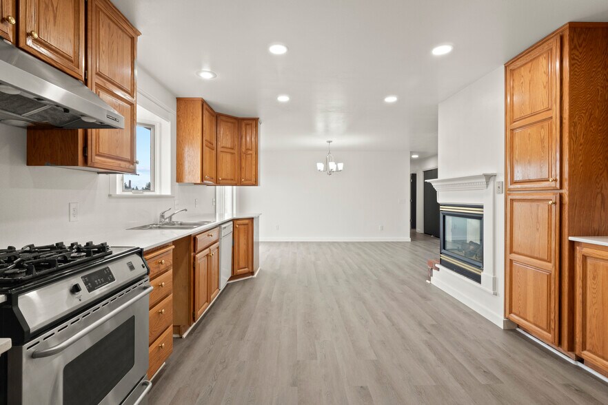 Building Photo - 5704 W Garden Springs Rd