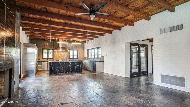 Building Photo - 902 W Verde Ln