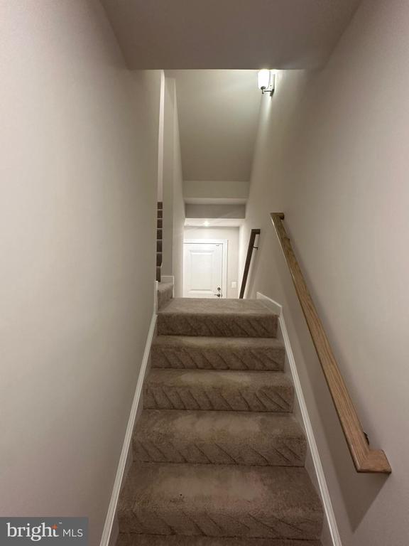 Building Photo - 43799 Middleway Ter