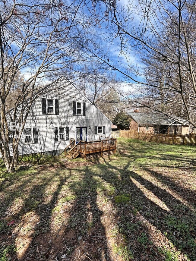 Building Photo - 3 Bed/2.5 Bath Home with Garage / Pet-Friendly / Coming Soon