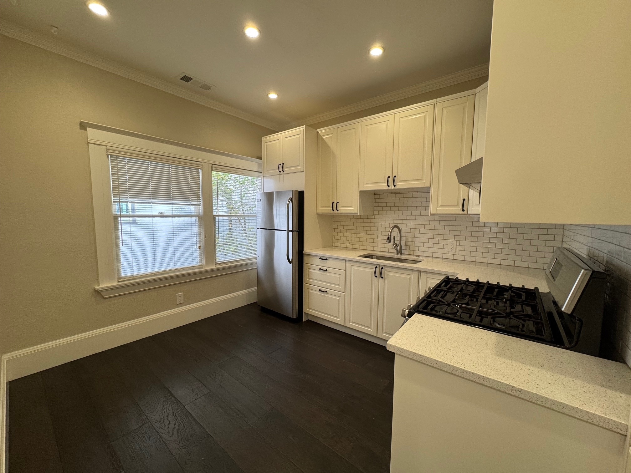 Building Photo - 2514 Central Ave