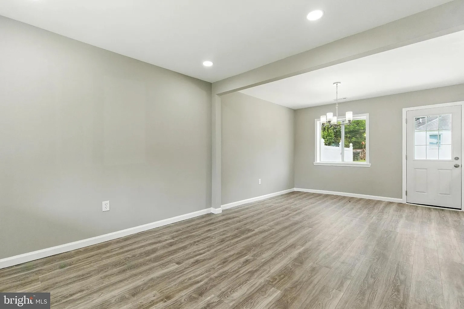 Building Photo - 4722 Raspe Ave