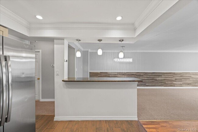 Building Photo - 56-25-56226 226th St