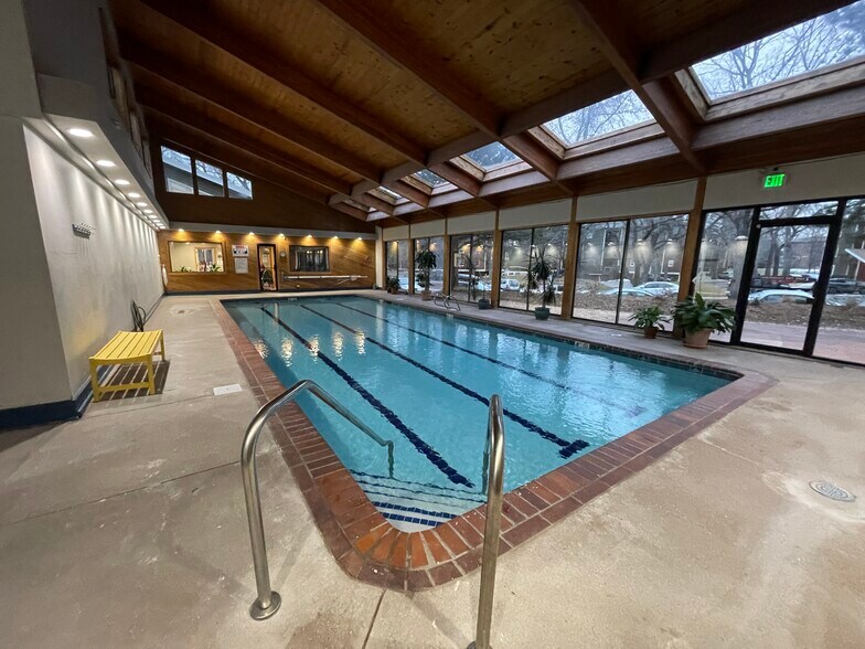 Building Photo - 2865 Sundown Ln