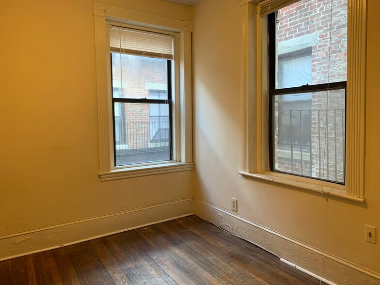 Building Photo - 5 Myrtle St