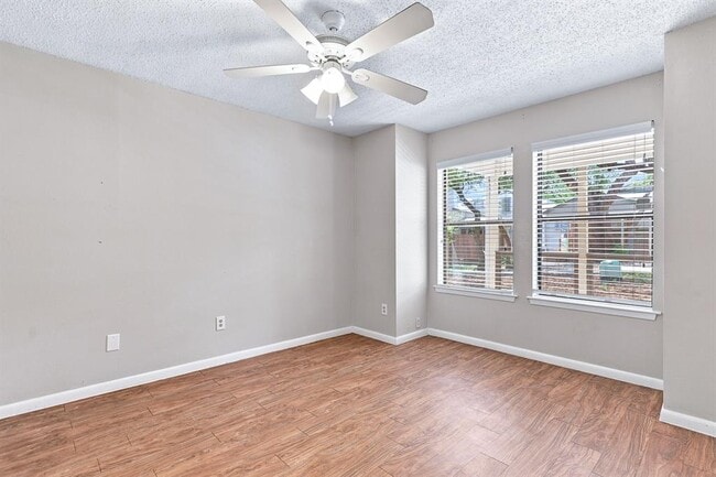 Building Photo - 7825 Beauregard Cir